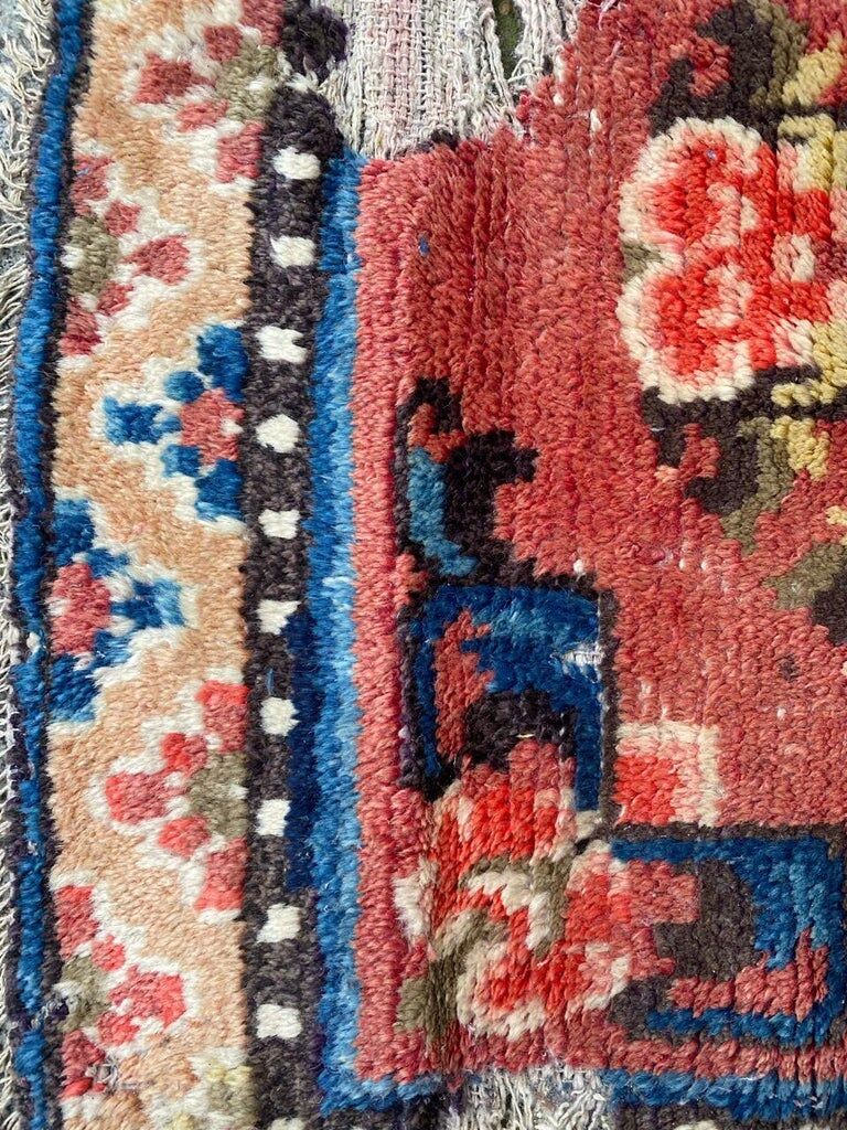 Chinese carpet antique square eliminated 66x61 cm