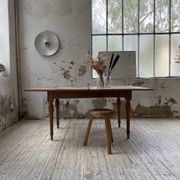 Table de ferme noyer plateau pivotable à allonges
