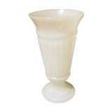 Vase en opaline ancien