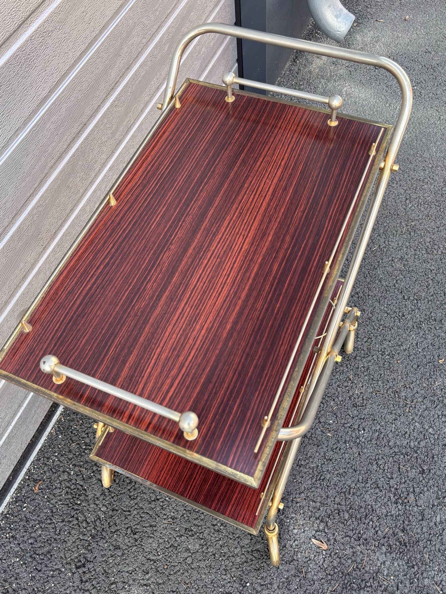Desserte bar roulante vintage en Formica rouge – Années 50/60