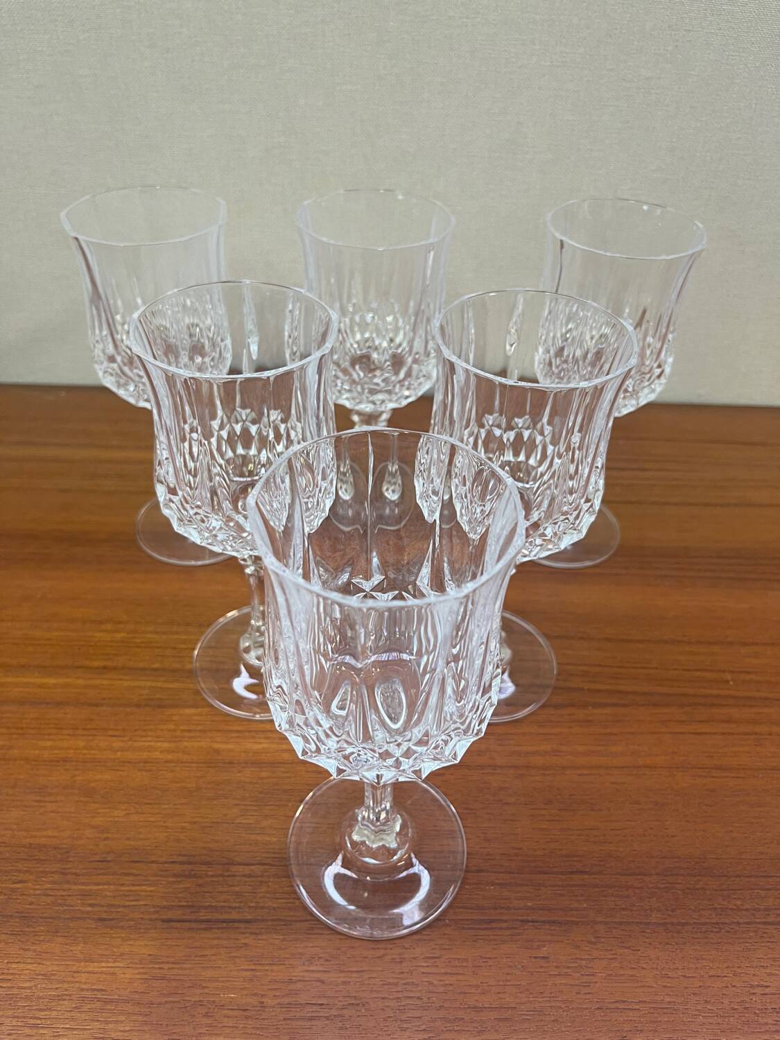 6 verres à pied grand modèle Longchamp