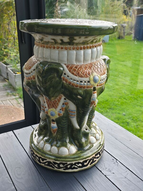 Table d'appoint éléphant en céramique