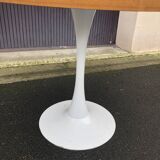 Table ronde pied tulipe