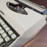 Antares Capri model typewriter from the 1960s (RARE)