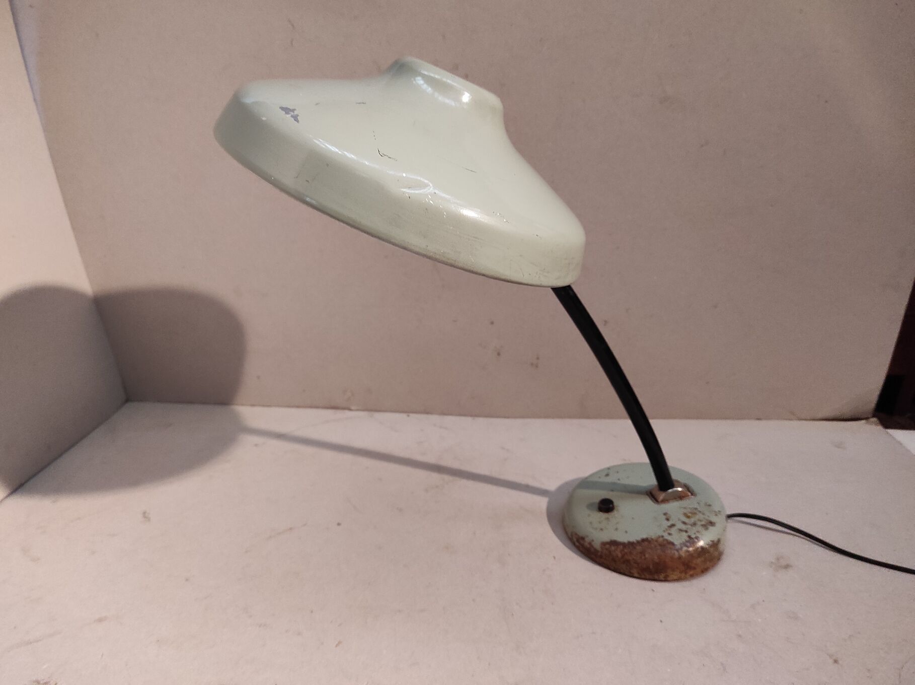 Lampe UFO soucoupe métallique articulée