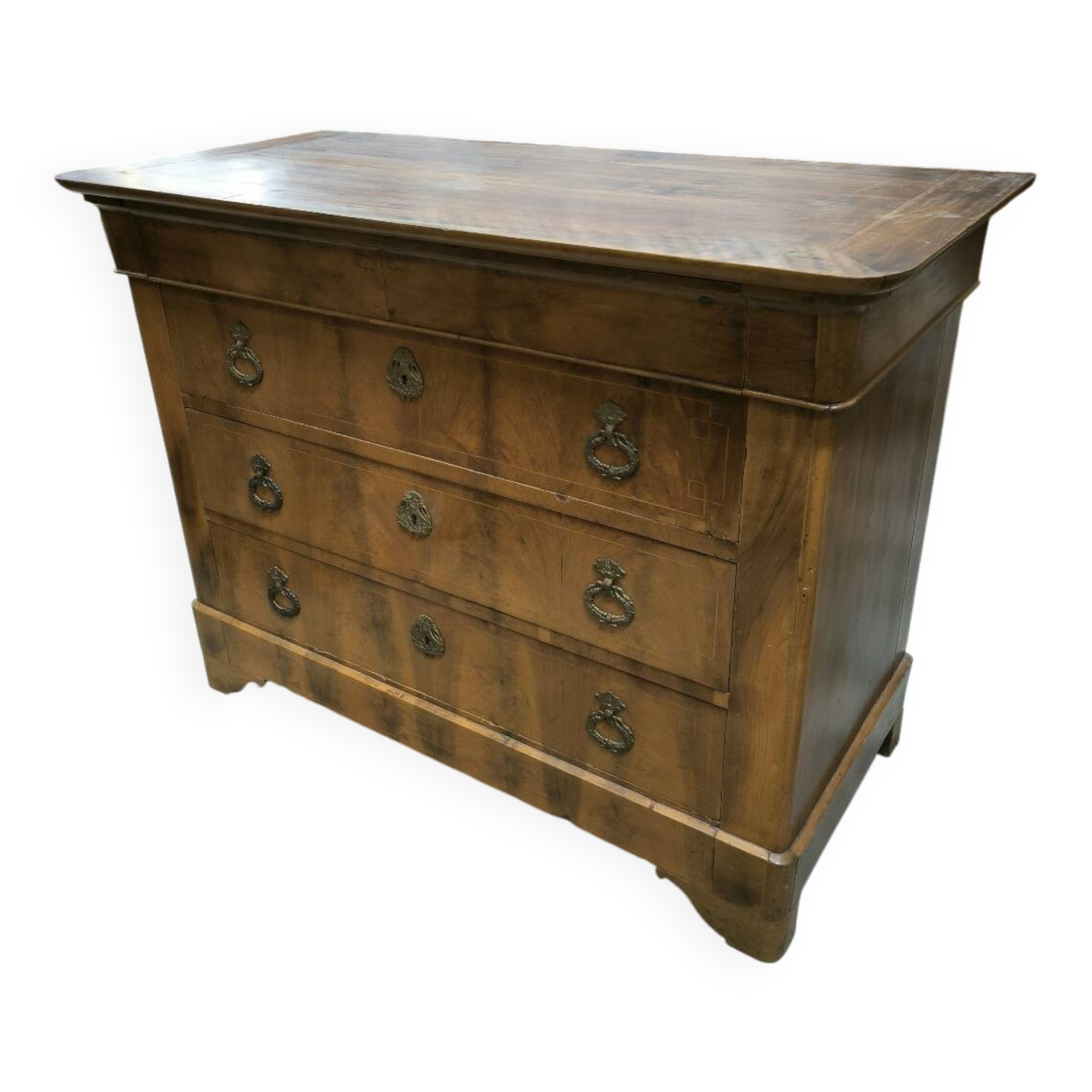 Restoration period chest of drawers in flamed walnut