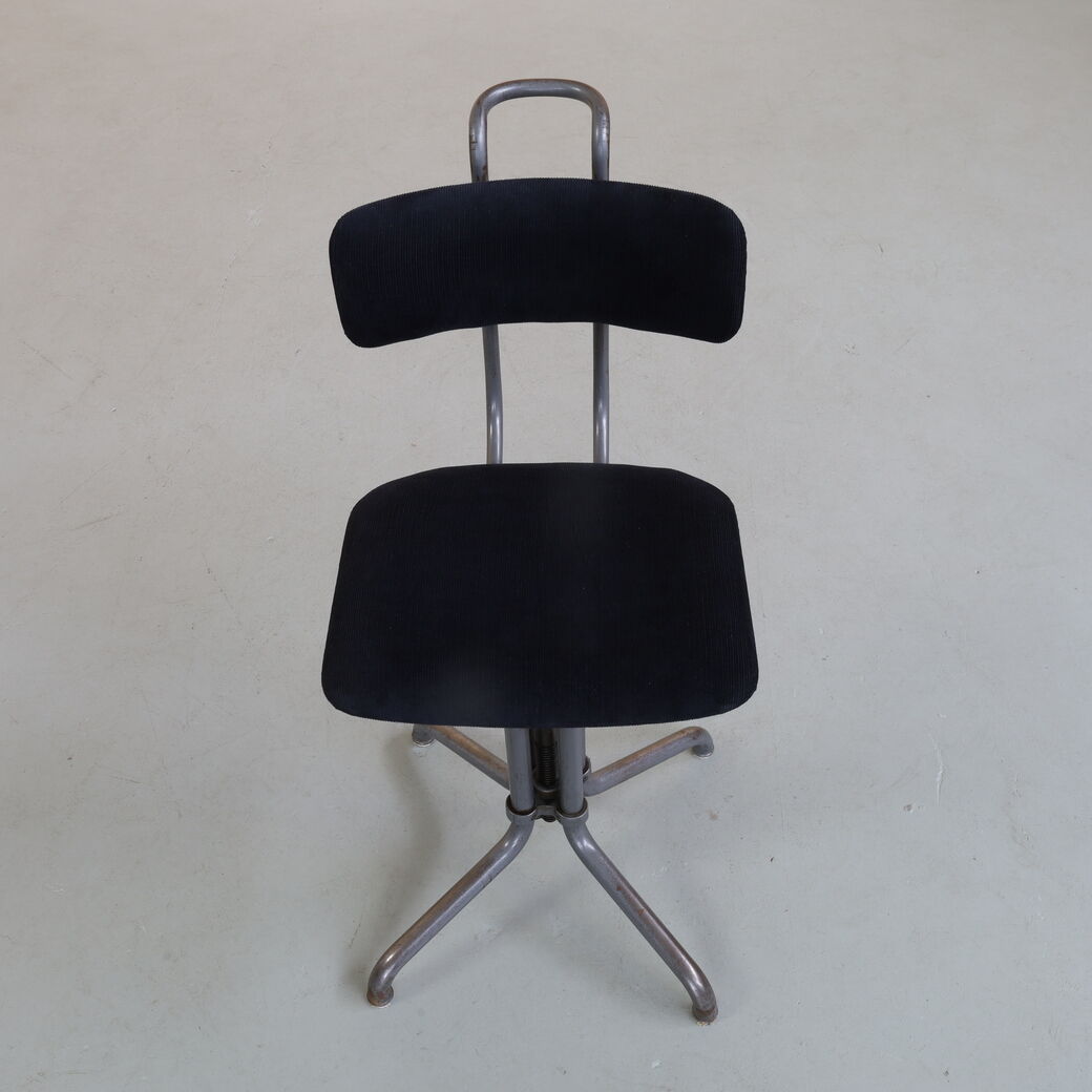 Industrial Design Office Chair model 353 by W.H. Gispen, 1930s