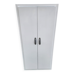 Armoire en métal industriel