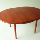 Scandinavian style in teak and veneer dining table