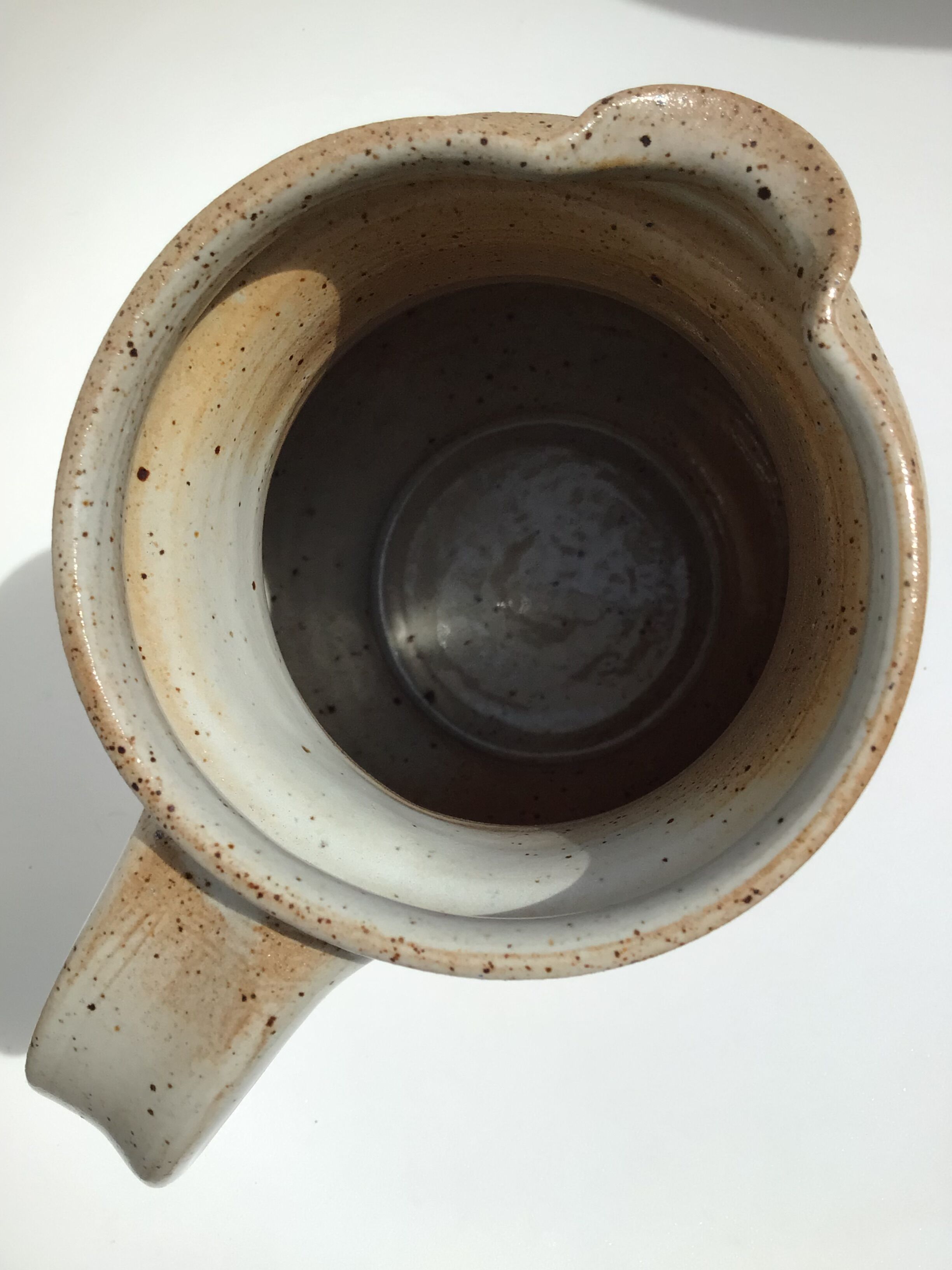 Artisanal pitcher Marais sandstone 1,75l