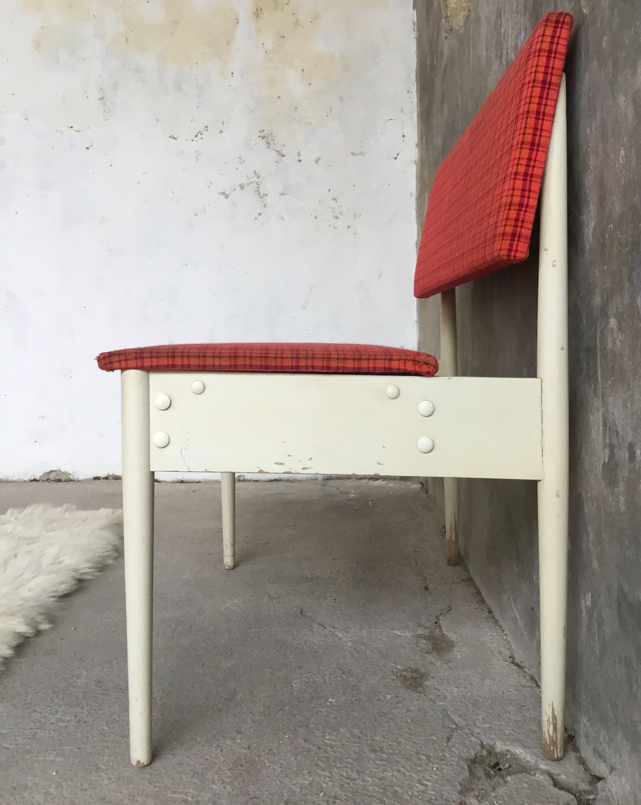 Coffre banquette vintage bois laqué blanc et tissus - 1970