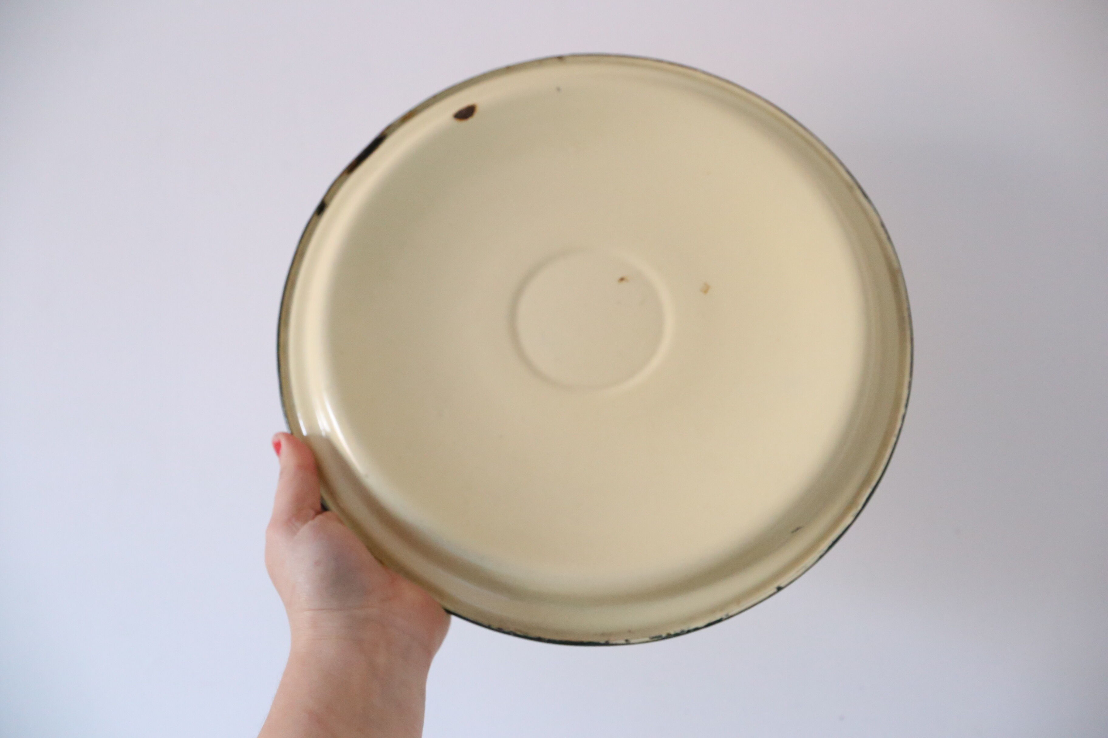 Enamelled metal marmite, pale yellow, vintage