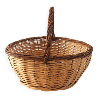 Two-tone basket