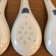 4 bols à riz « grains de riz » et 6 cuillères en porcelaine
