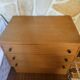 Chevet 3 tiroirs en bois clair