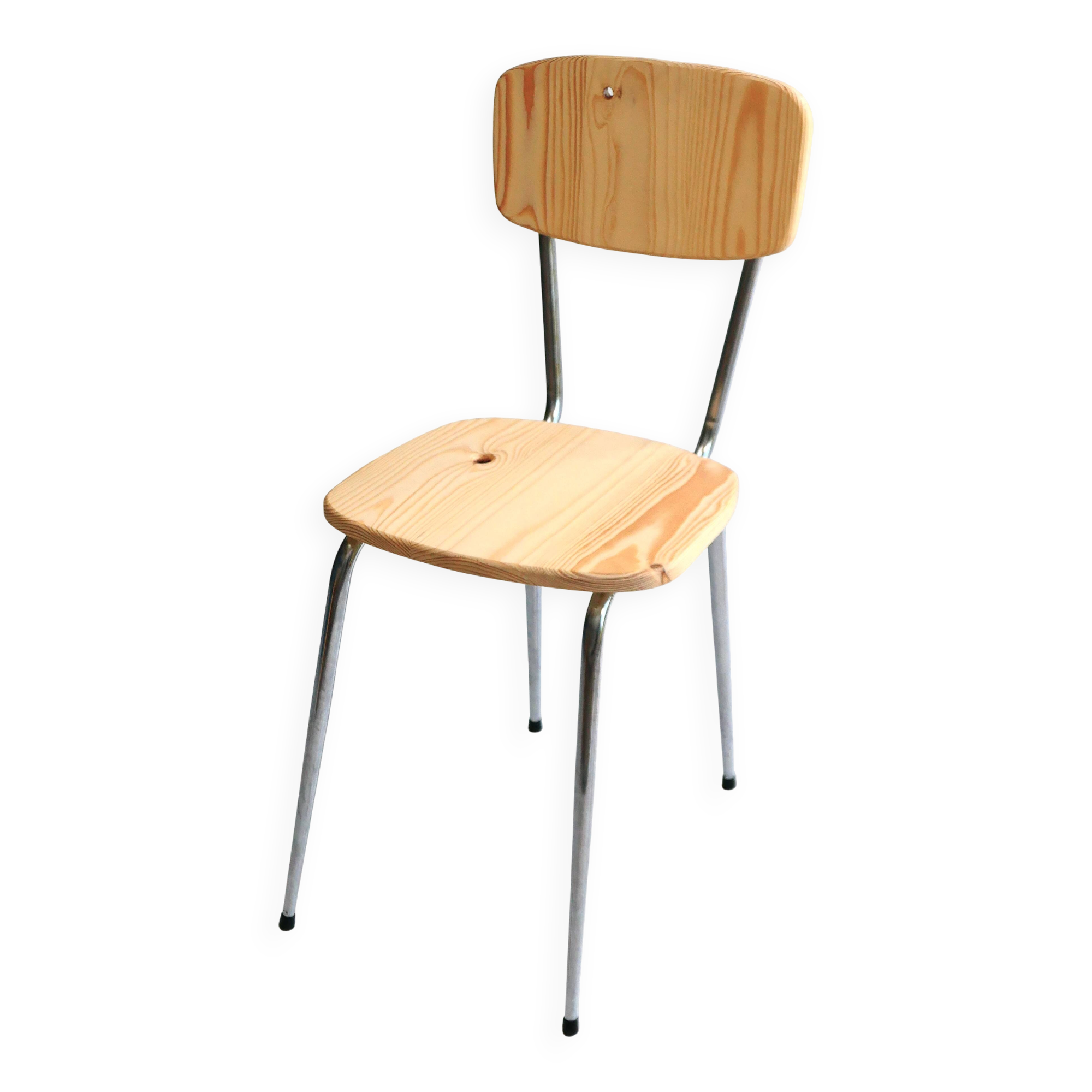 Vintage chair in solid pine