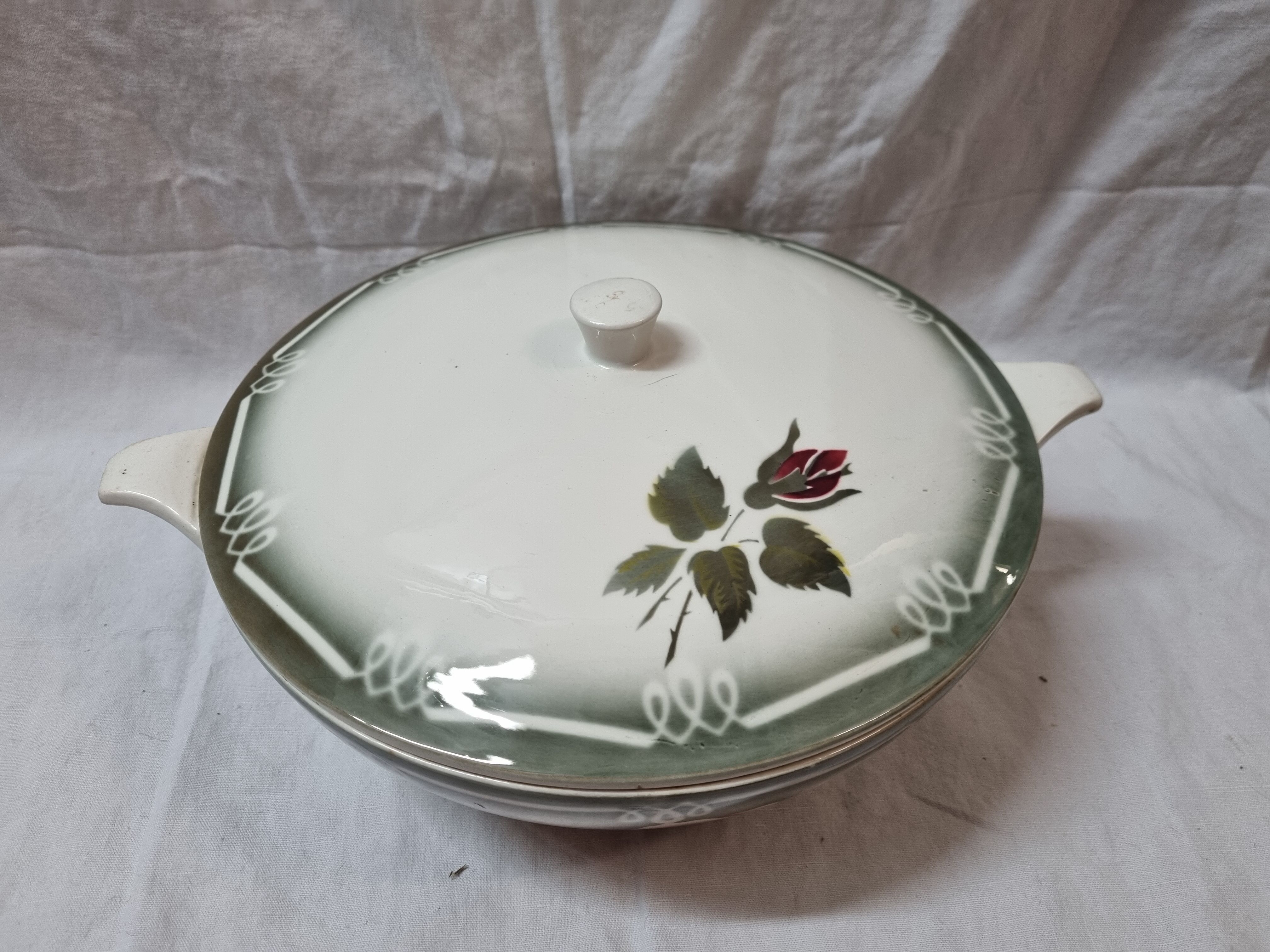 Digoin earthenware soup tureen, Sarreguemines 1940/50