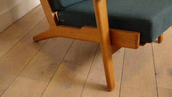 Fauteuil en chêne modèle GE290 par Hans Wegner
