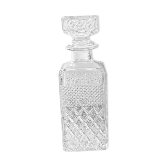 Glass decanter diamond patterns