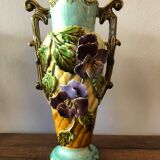 Duo of vases in ancient dabbling