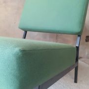Chauffeuses de style Pierre Guariche, structure métal, années 1960