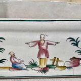 Midtable XVIIIth century decoration to the chinese faience de marseille signed vp for veuve perrin