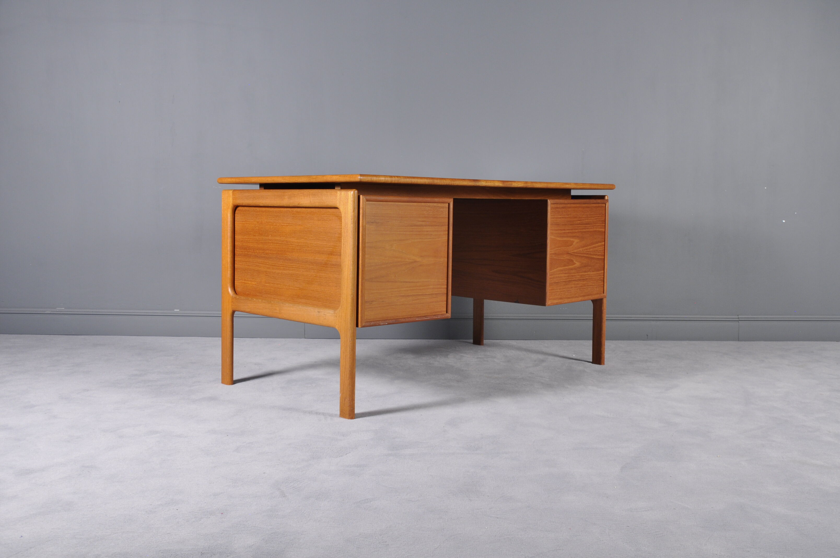 Danish desk by Arne Vodder for GV furniture, 1960