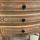 Paire de chevets de style Louis XV aspect bois brut