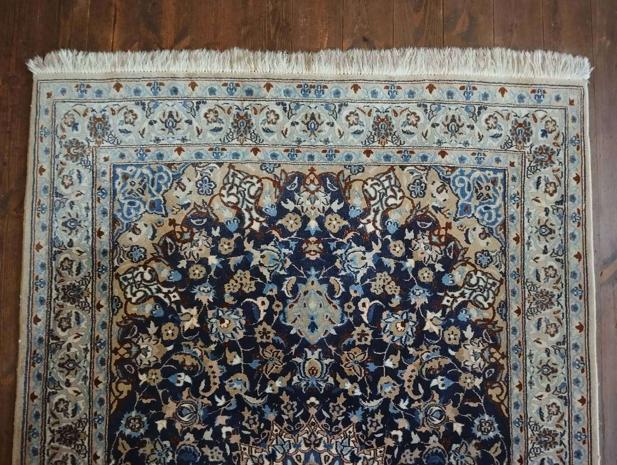 handmade Naïn Persian carpet 192x125cm