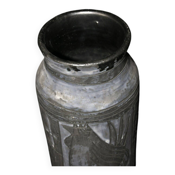 Vase signé Jacques Pouchain, période Poët-Laval