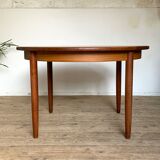 Vintage Scandinavian table in round teak