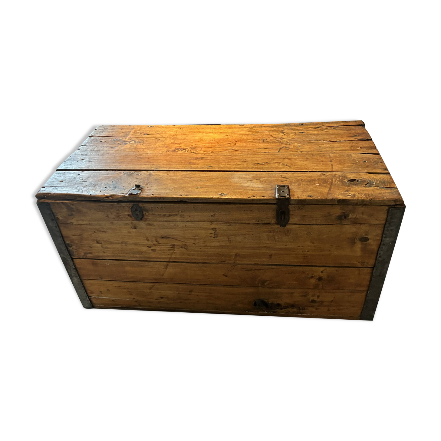 Old trunk / chest in solid wood – 100 cm – rustic / antique style
