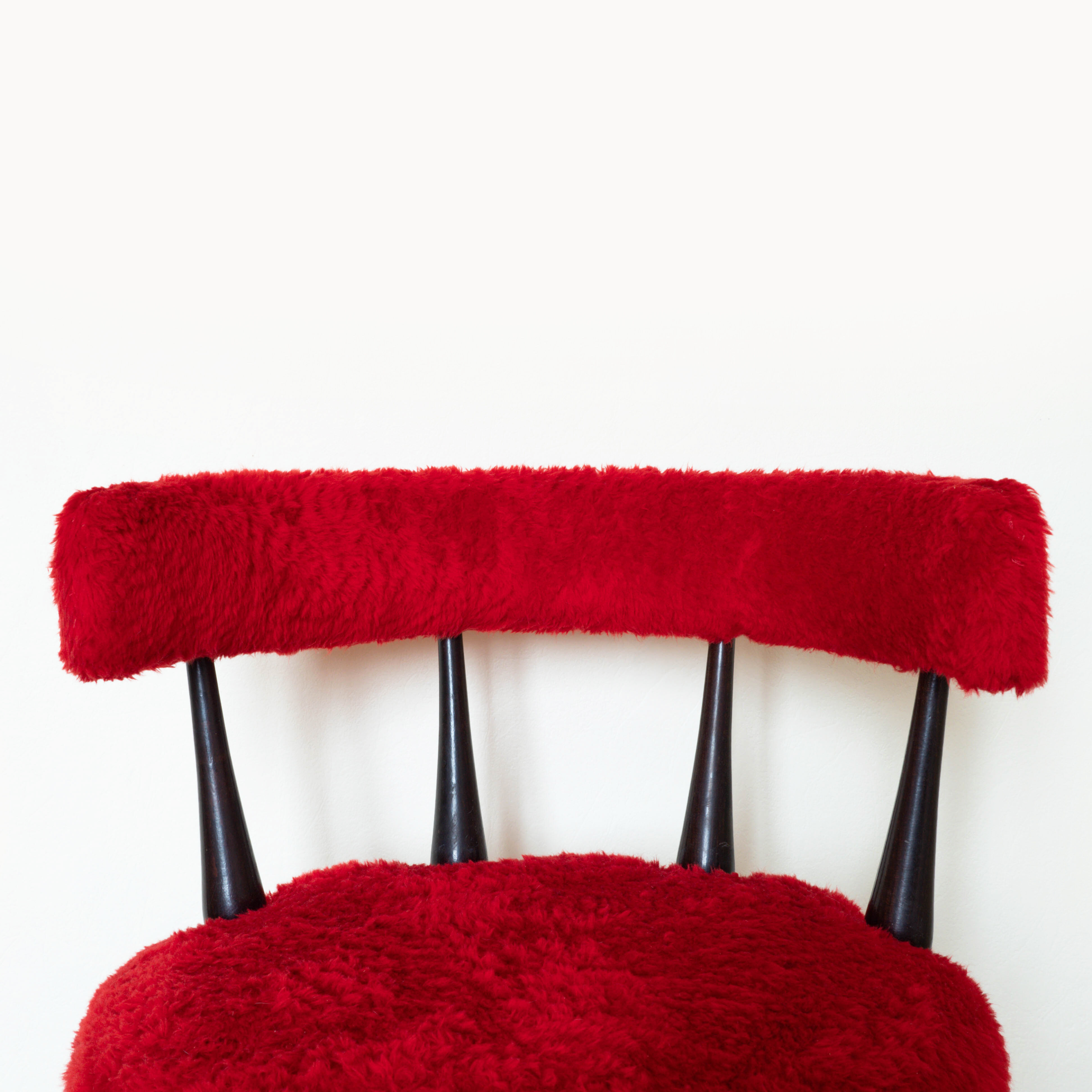 Cocktail chair in red moumoute