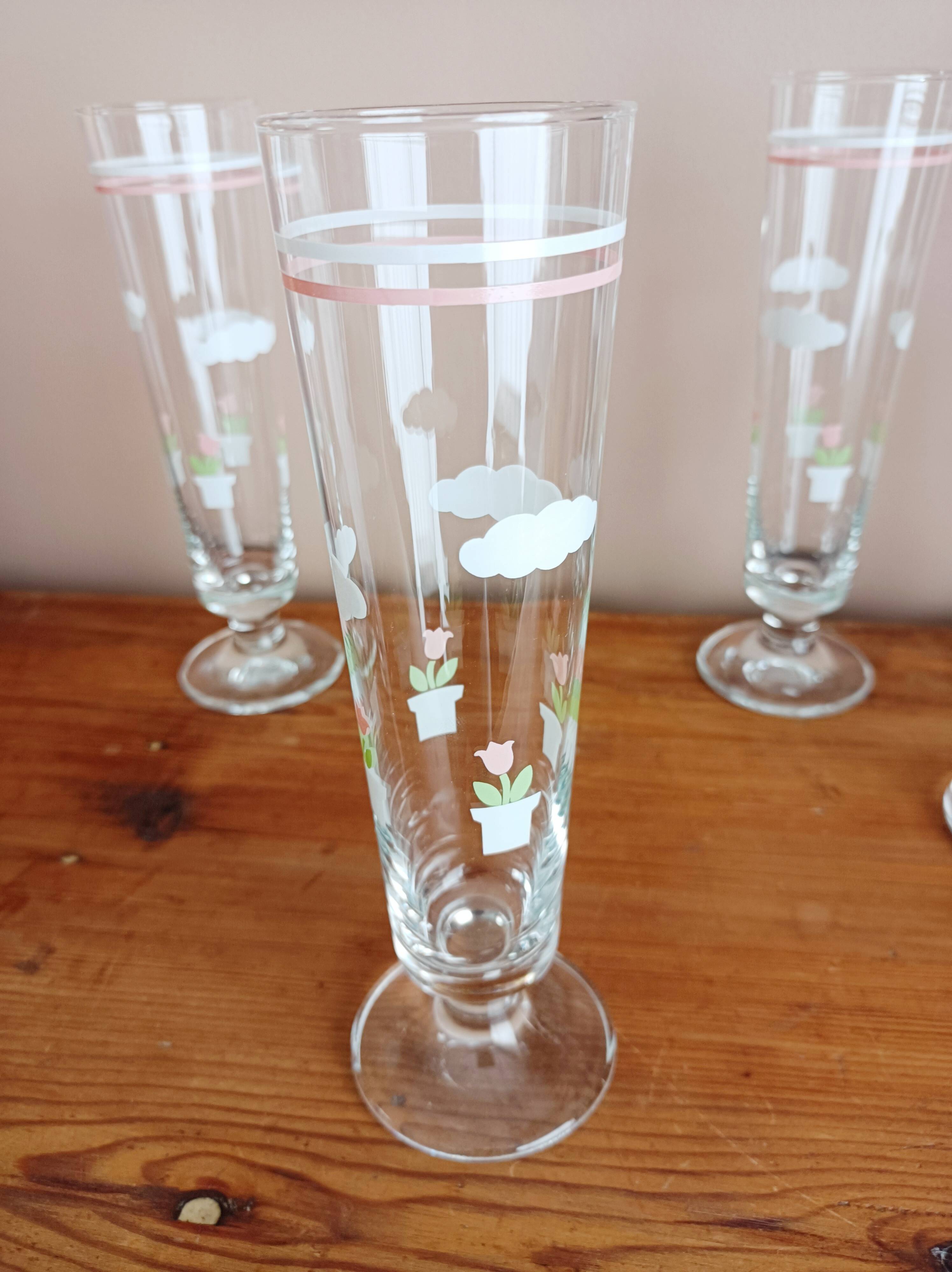 Set of 5 floral champagne glasses