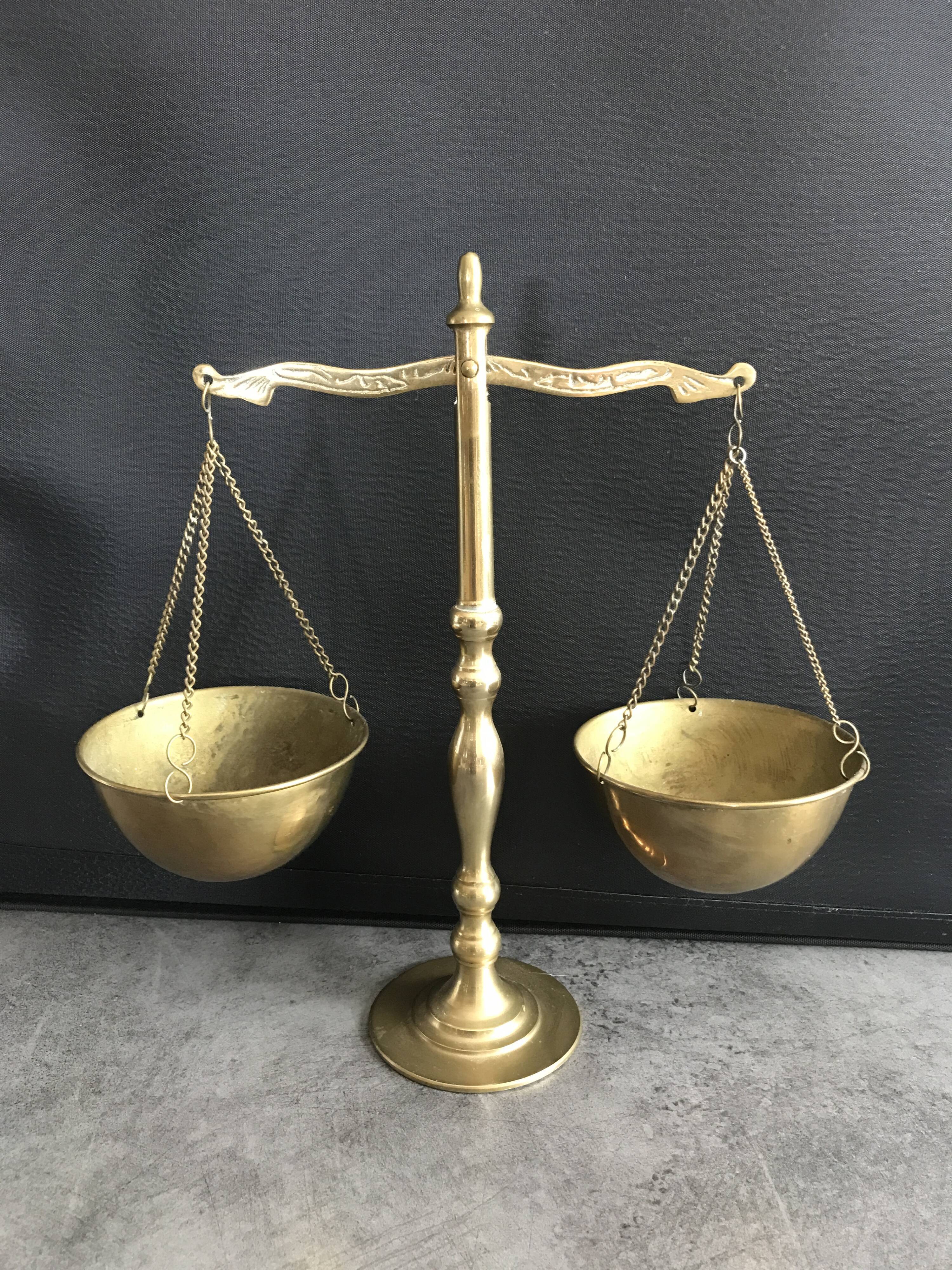 Decorative brass equal arms scale -25.5 cm
