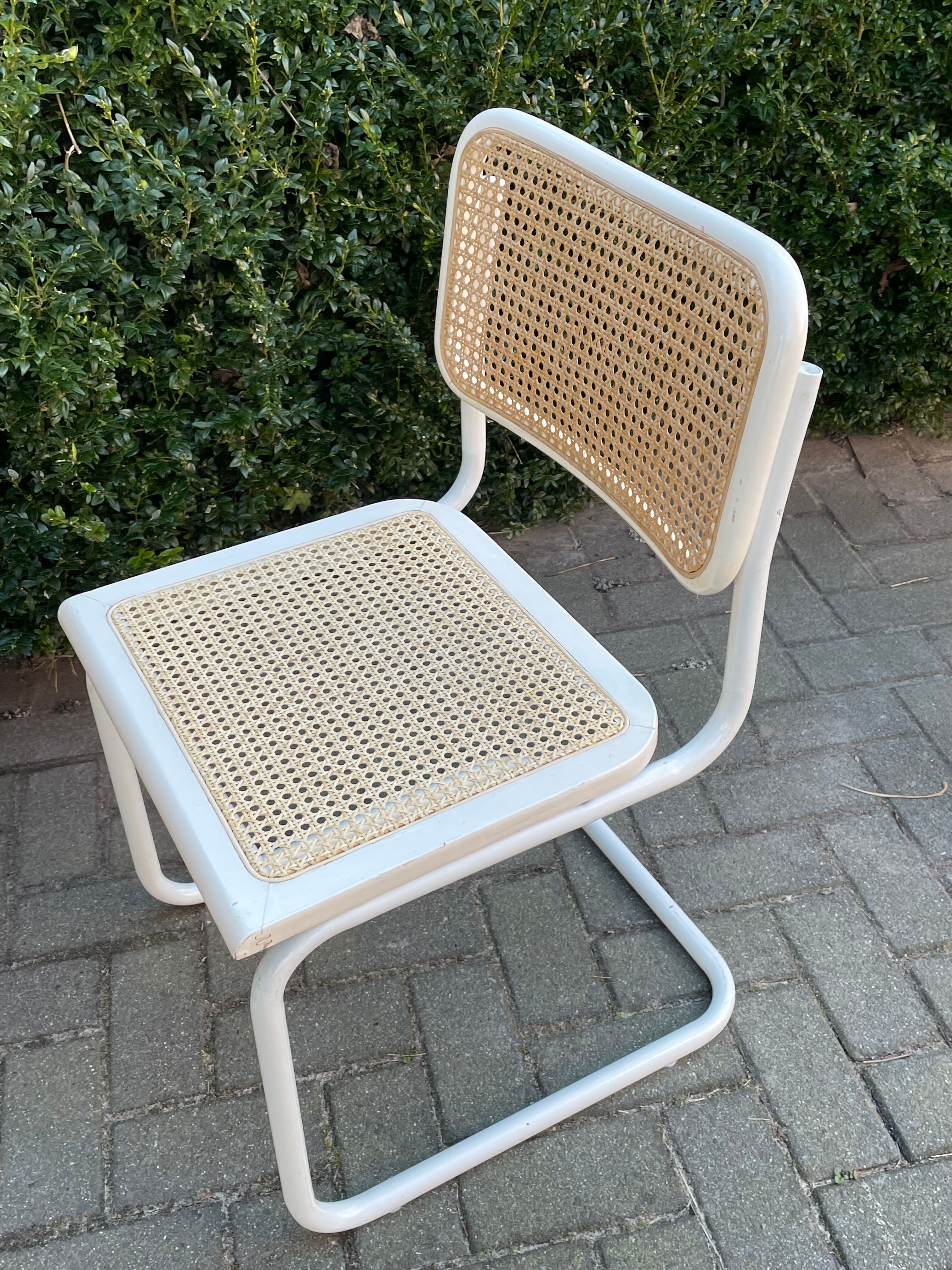 Cesca design chair b32 model in white