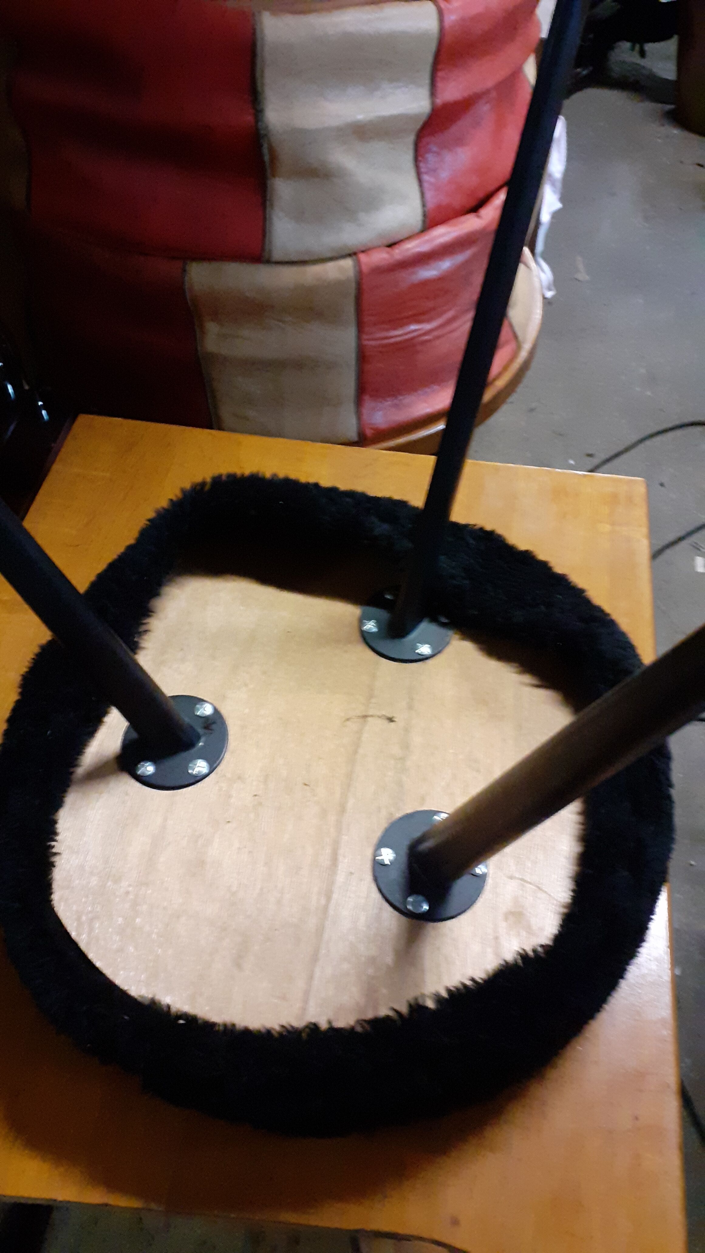 Tripod stool "moumoute"