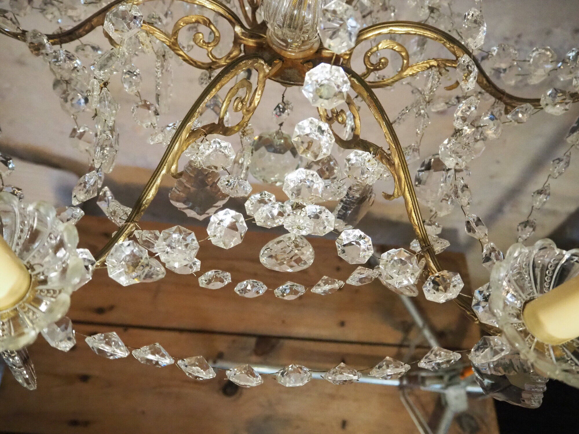 Ancient bronze and pampilles chandeliers with facets and crystal cups - old style - 6 fires