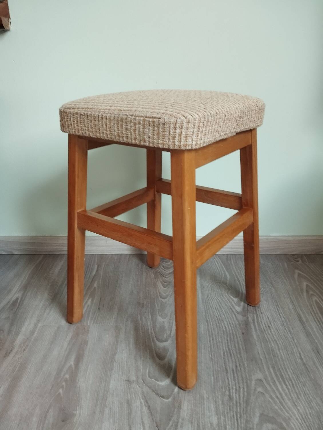Tabouret bois et tissu scandinave