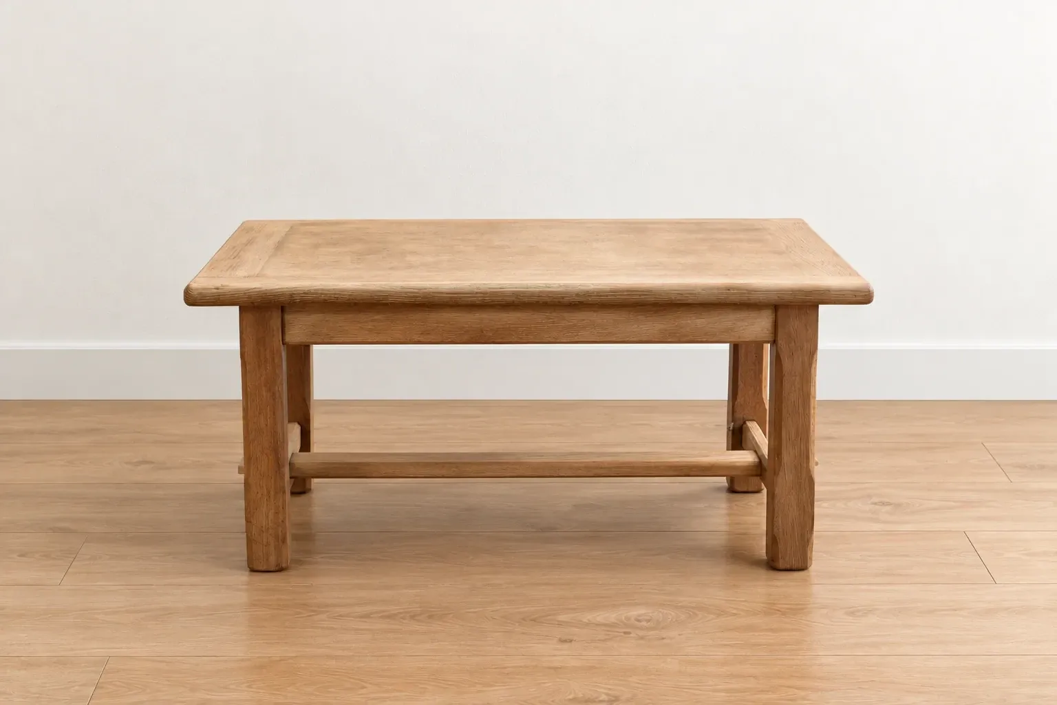 Natural wood farmhouse coffee table – country style, dowel stretcher – 99 cm