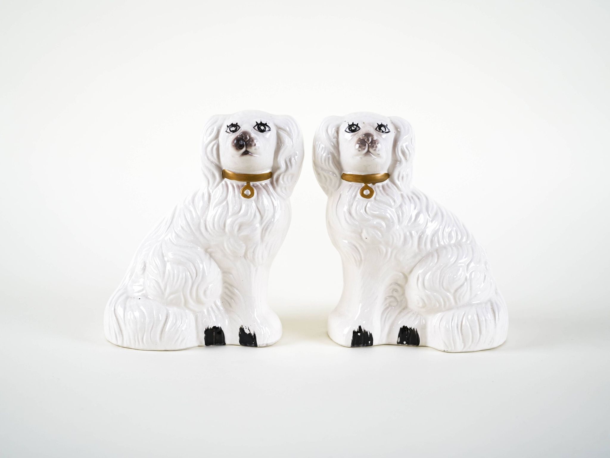 Ceramic dog figurines, English style, 1970s, made in England