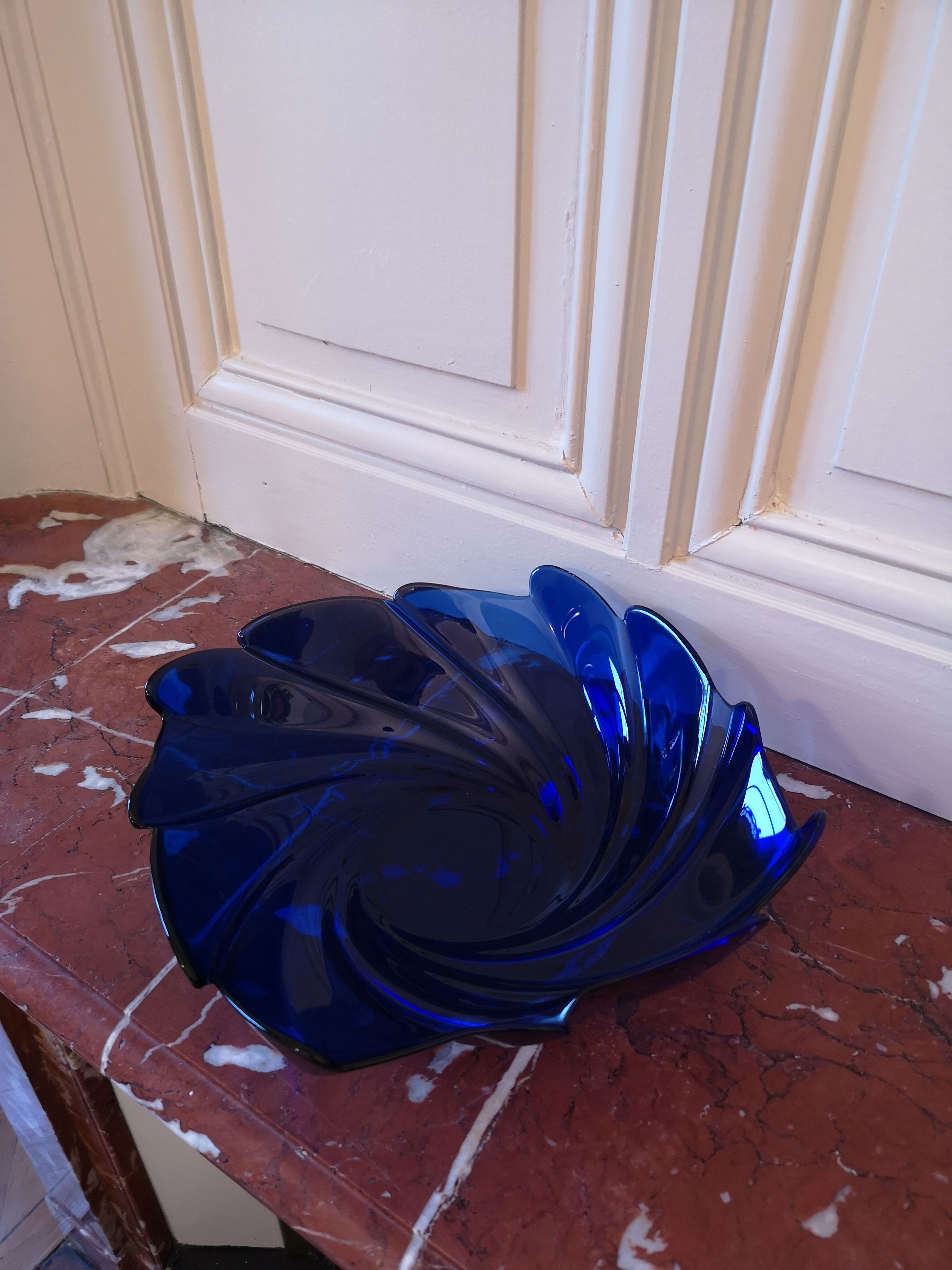 Beautiful large vintage cobalt blue glass bowl