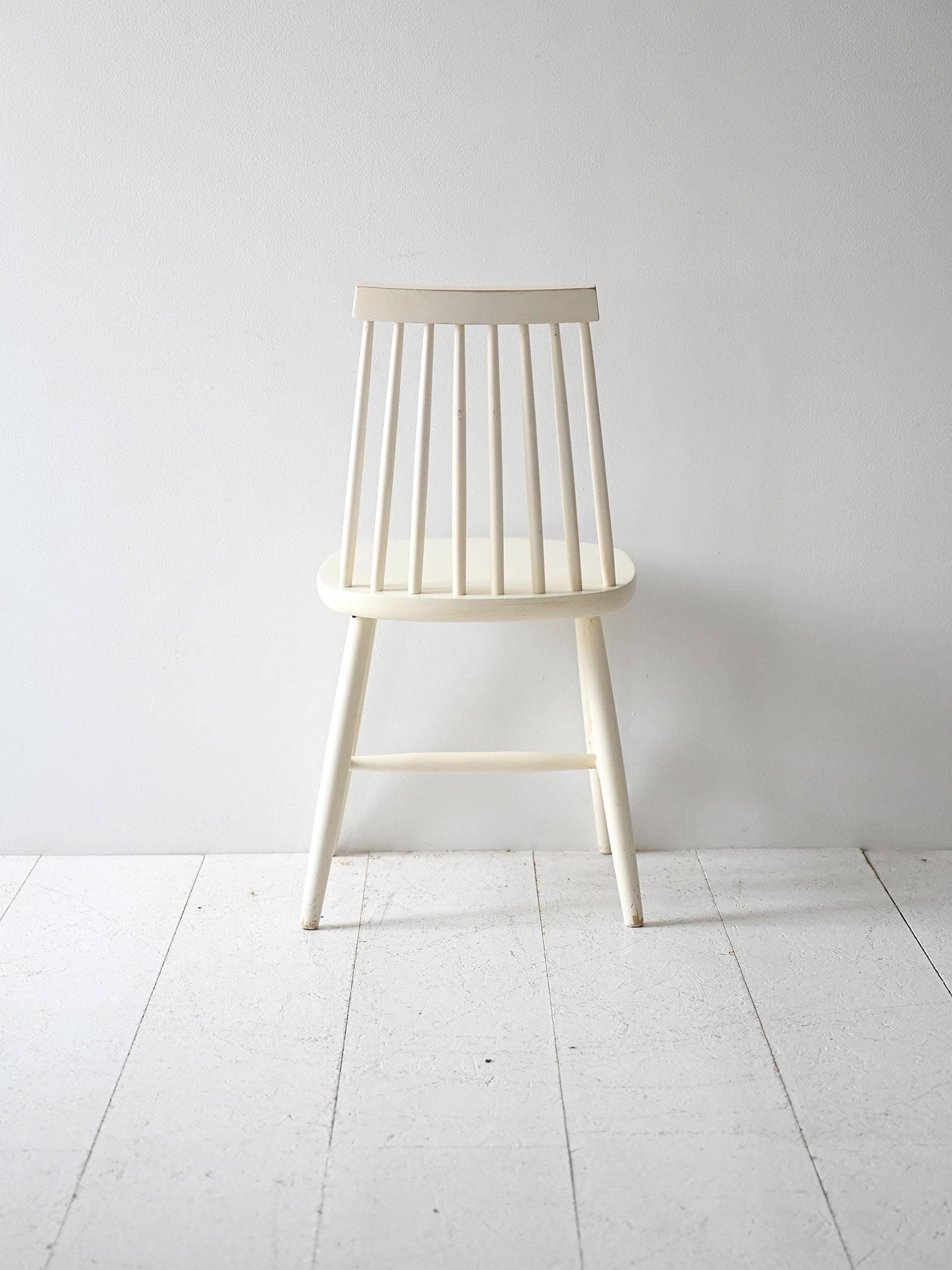 Set of 6 White Pinstolar Chairs