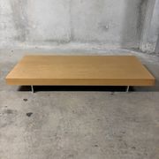 Set of 2 design coffee tables by Molteni&C, light wood and grey lacquered.