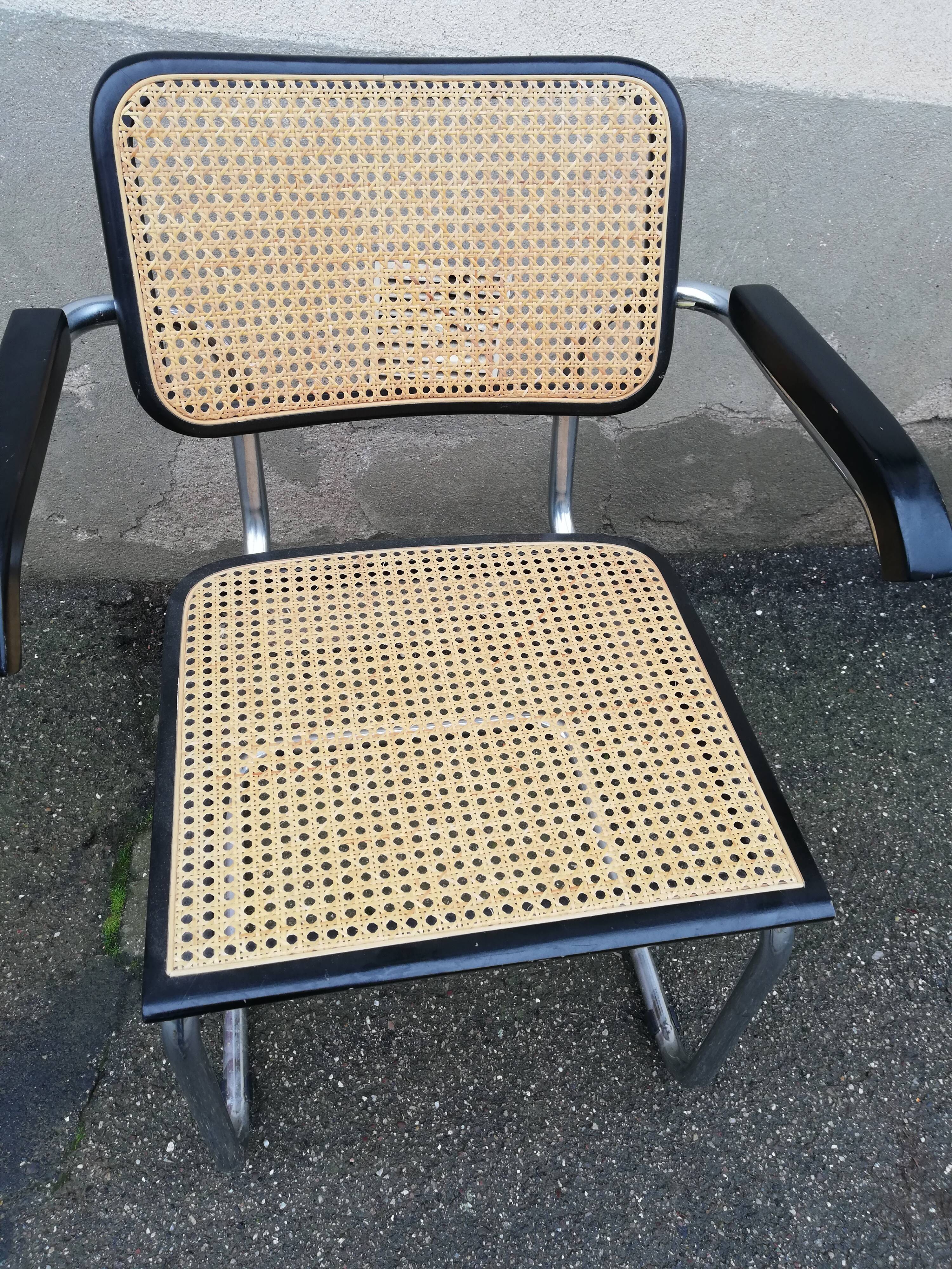 Marcel Breuer black armrest chair