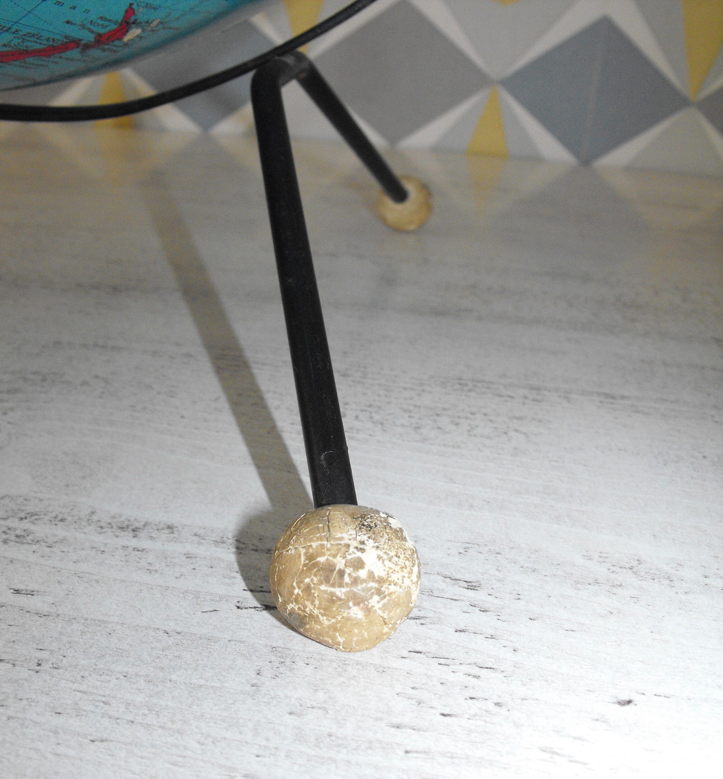 Grand Globe land diameter 31cm Taride from 1962 .