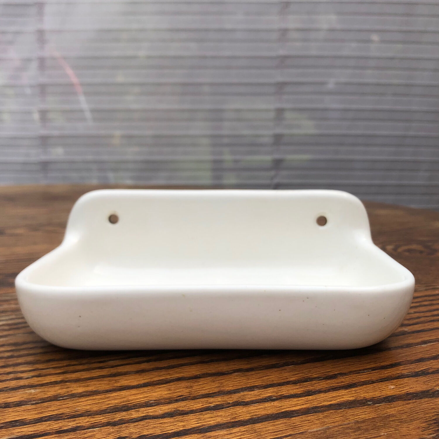 Porcelain wall soap dish