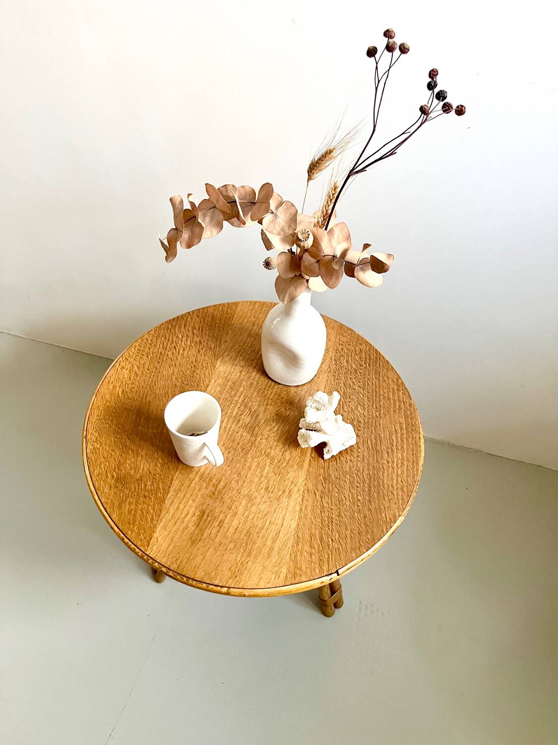 Tripod coffee table made of bamboo / rattan, 1960s - 70s