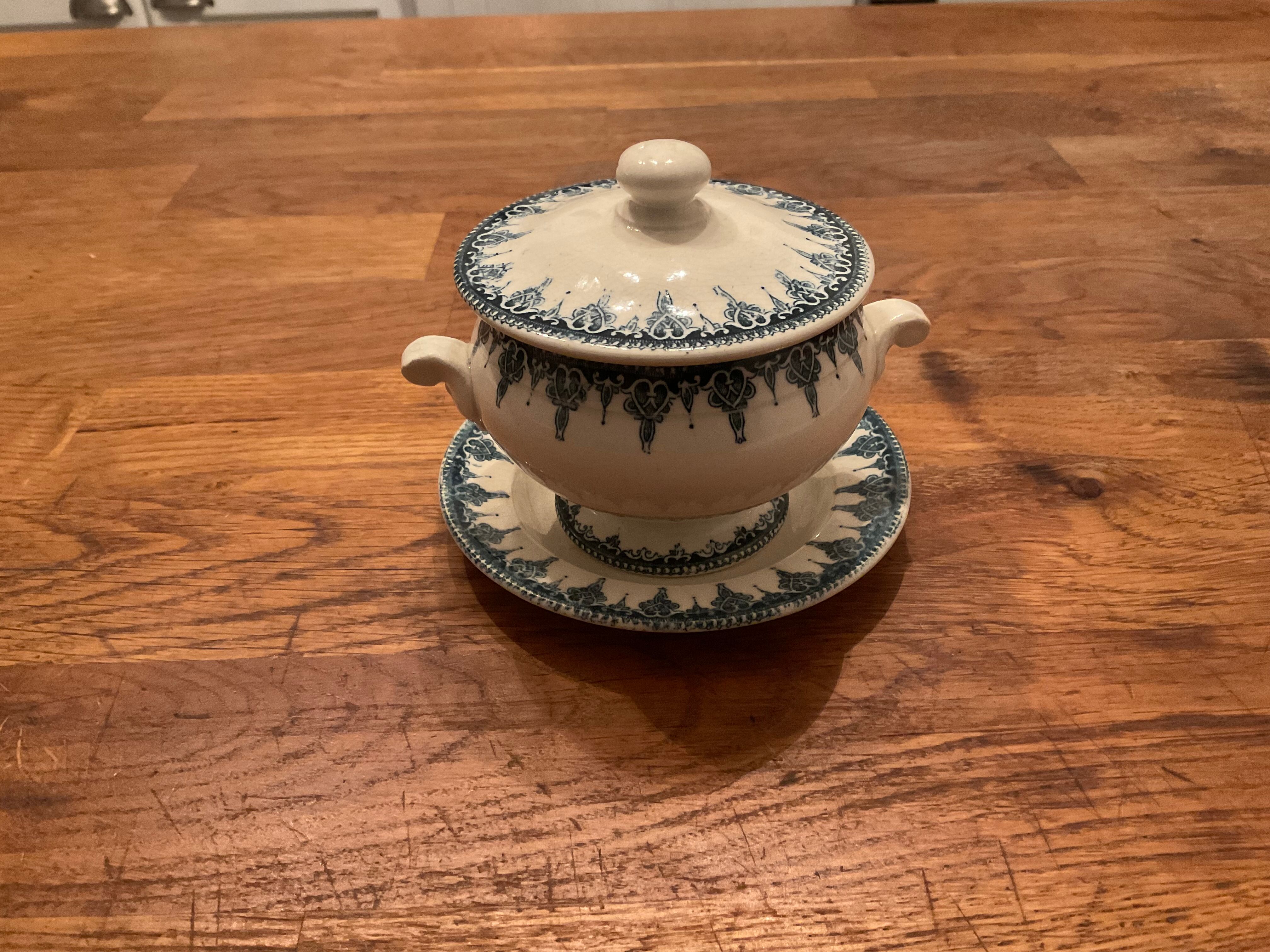 Pot à moutarde, Terre de fer, décors bleus