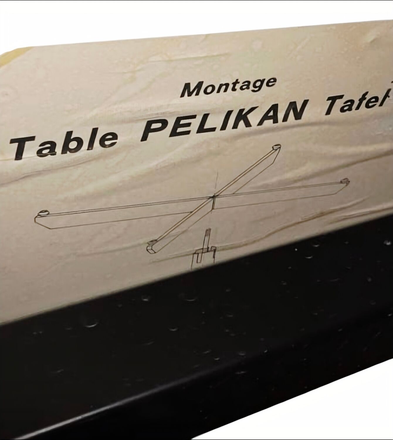 "Pelikan" table by Florence Knoll for Roche Bobois - extendable model